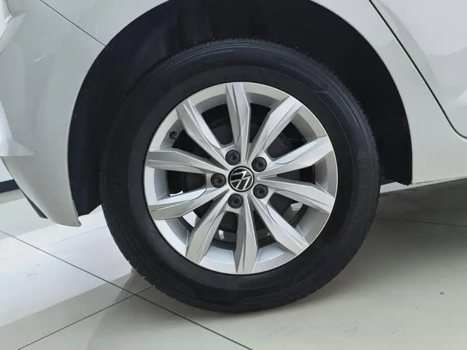 Volkswagen Polo — миниатюра 6
