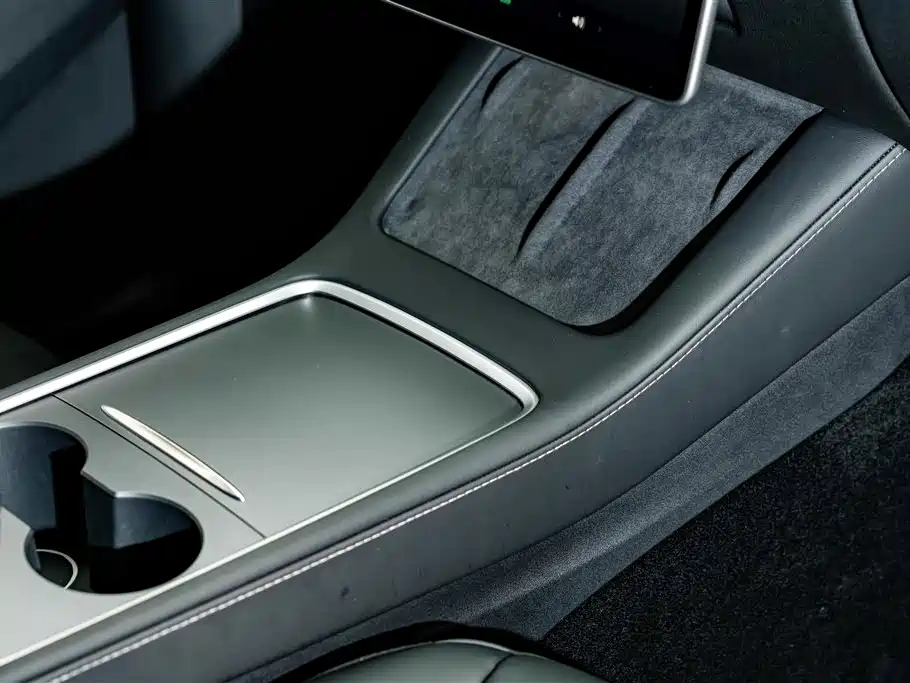 Tesla Model Y — миниатюра 19