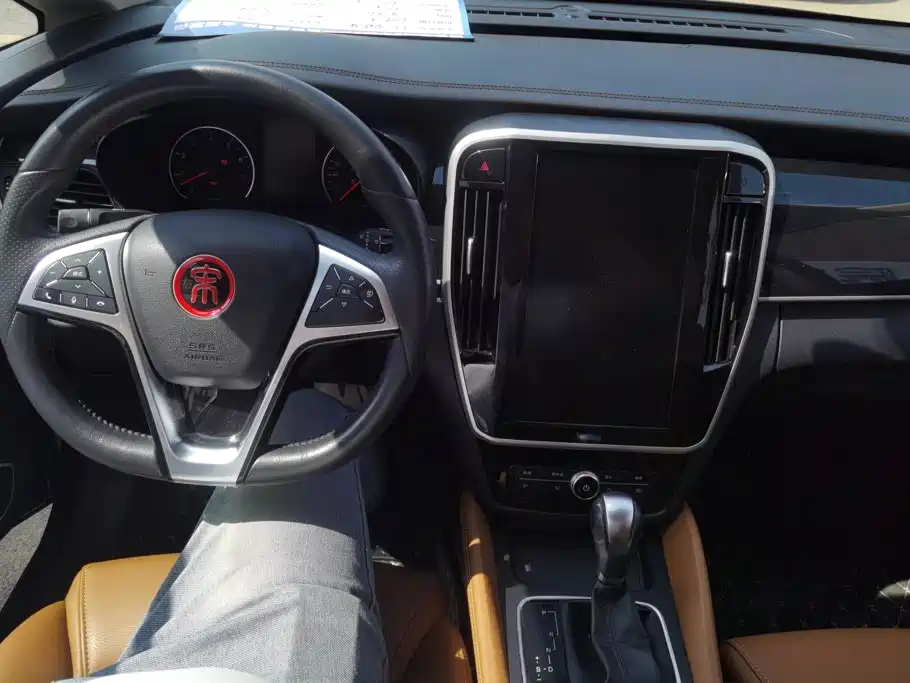 BYD MAX — миниатюра 12