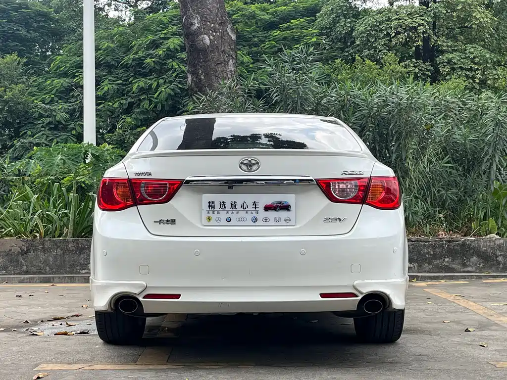 Toyota Reiz — миниатюра 8