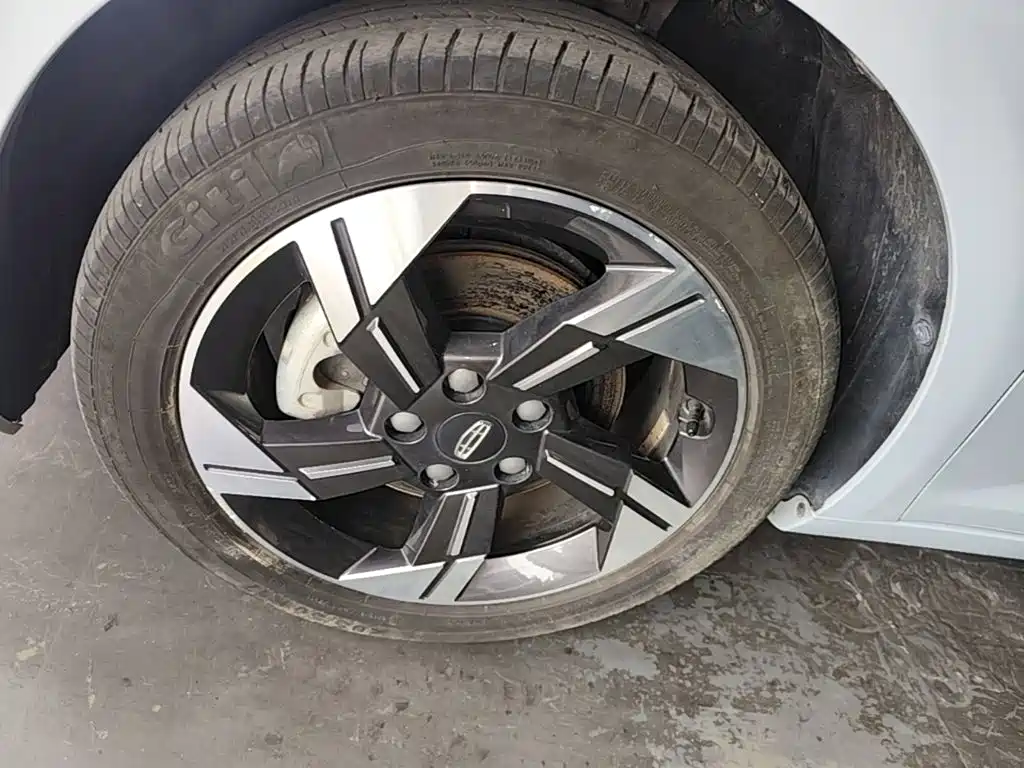 Geely L HiP — миниатюра 23