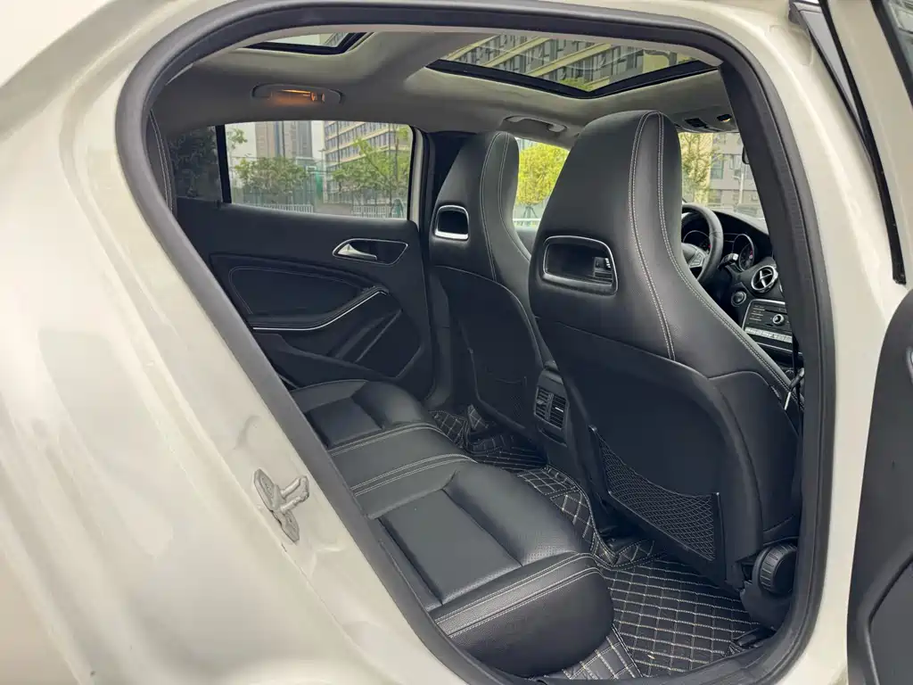 Mercedes-Benz GLA — миниатюра 10
