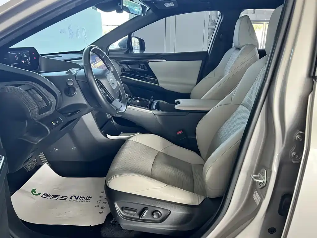 Toyota bZ4X — миниатюра 17