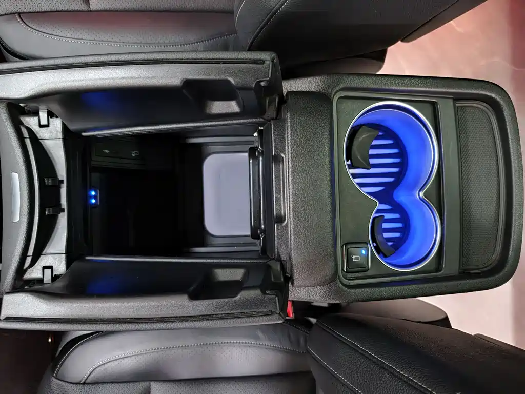 MERCEDES-BENZ V CLASS