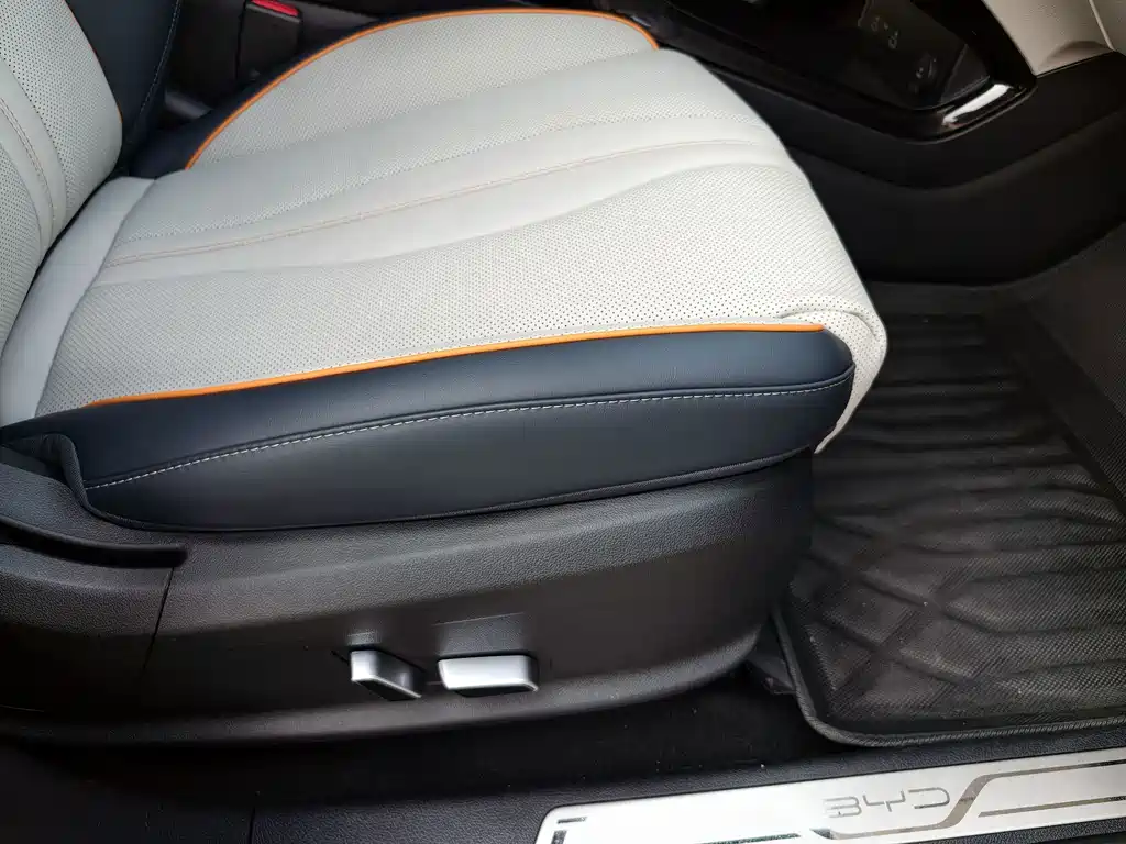 BYD PLUS New Energy — миниатюра 13