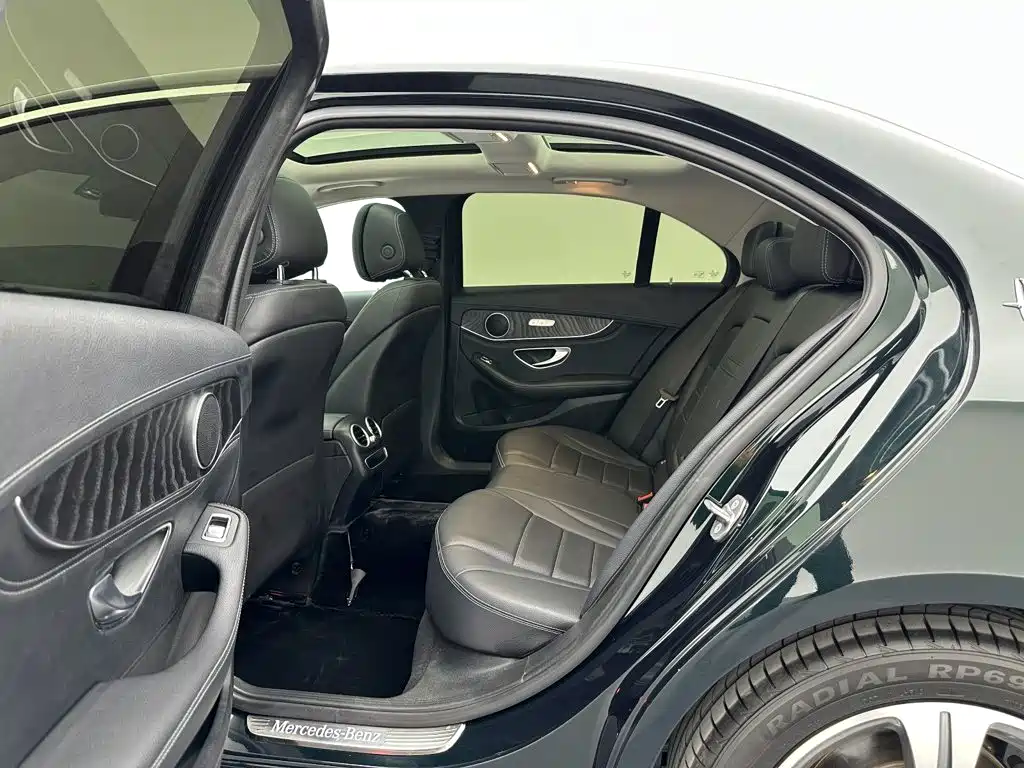 Mercedes-Benz C-Class — миниатюра 19