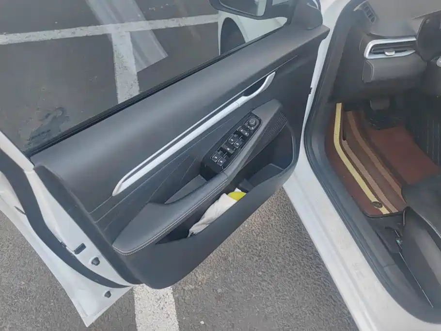 Geely Emgrand — миниатюра 7