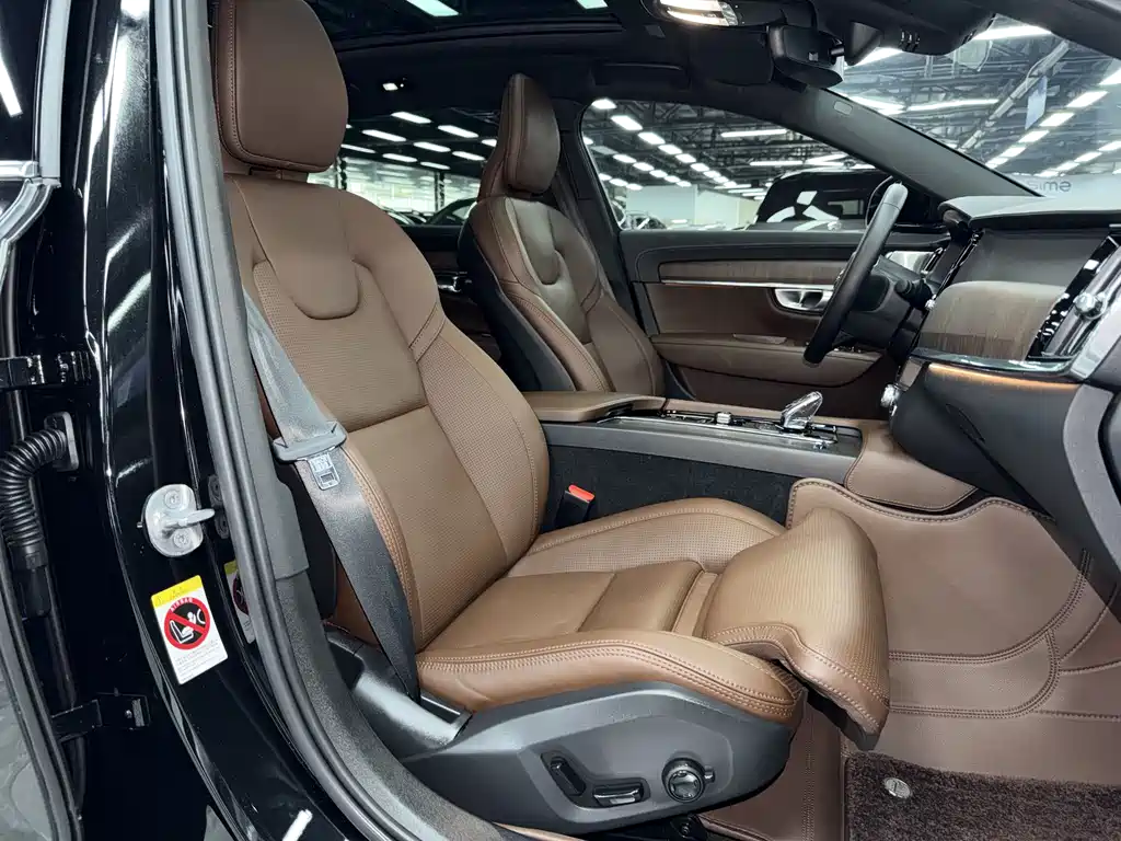 Volvo S90 2024 B5 Luxury