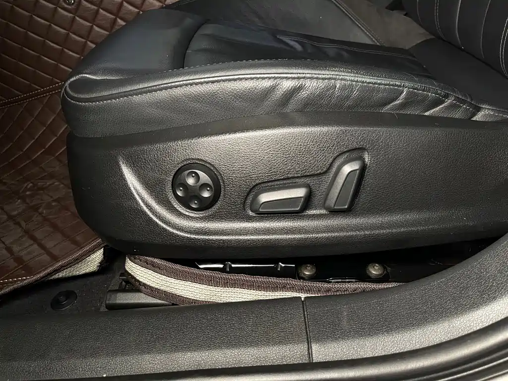 Audi A4L — миниатюра 8