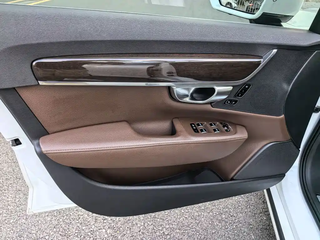 Volvo S90 — миниатюра 11
