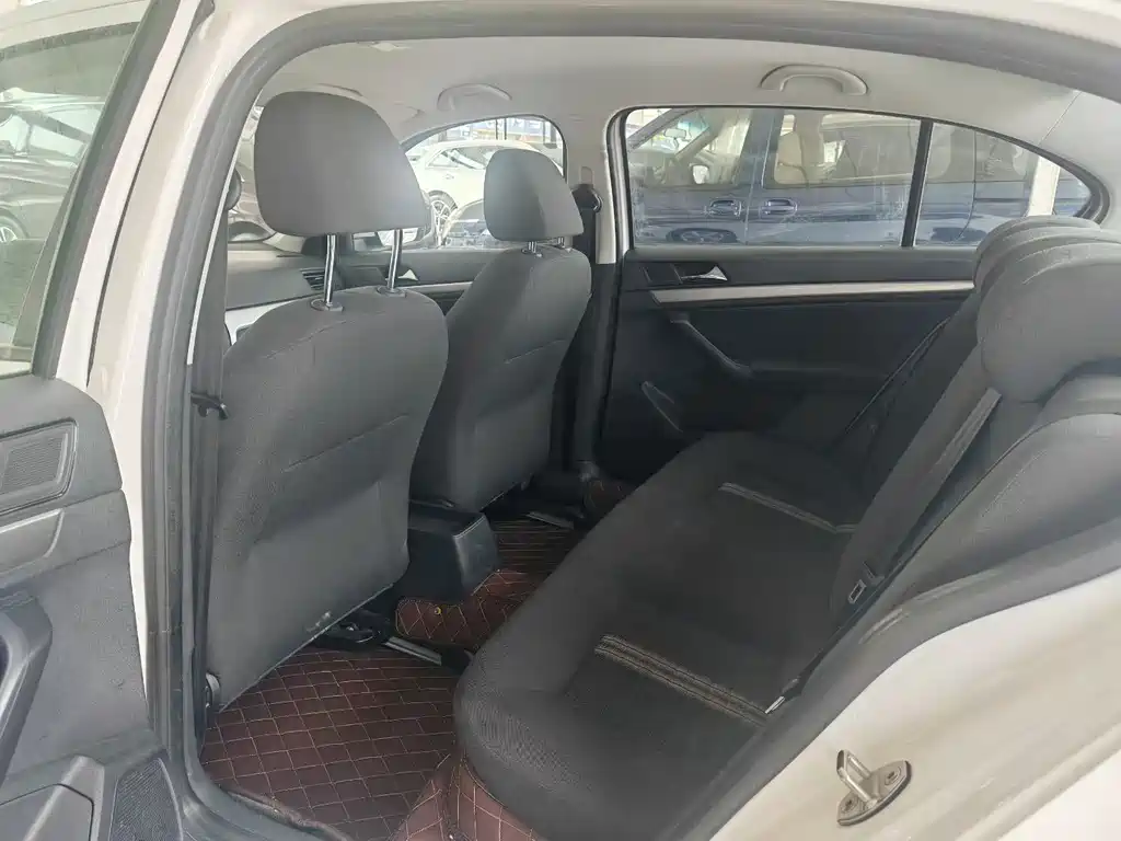 Volkswagen Lavida — миниатюра 5