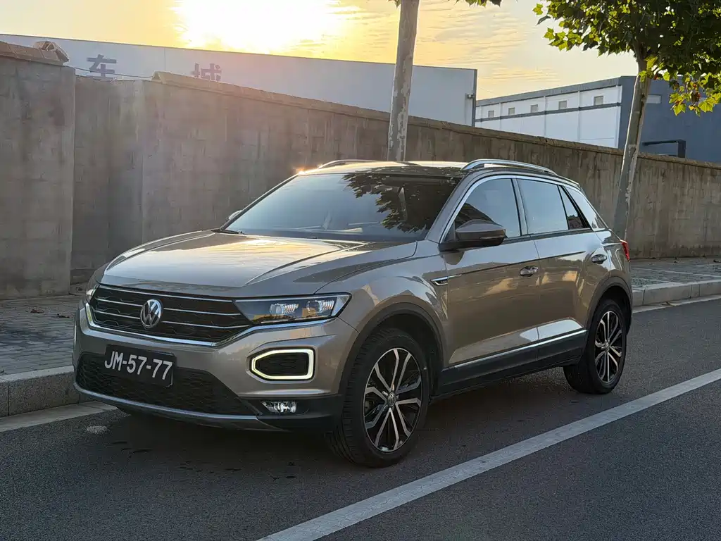 Volkswagen T-Roc — миниатюра 2