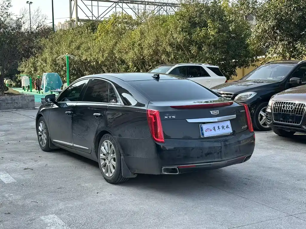 CADILLAC XTS