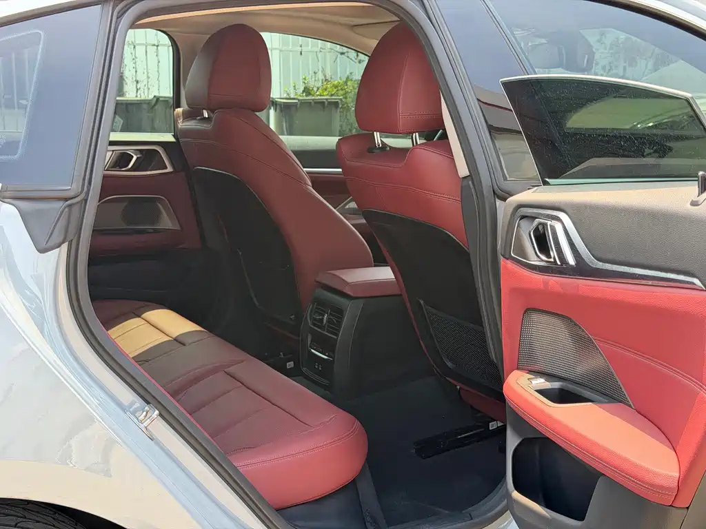 BMW i4 — миниатюра 9