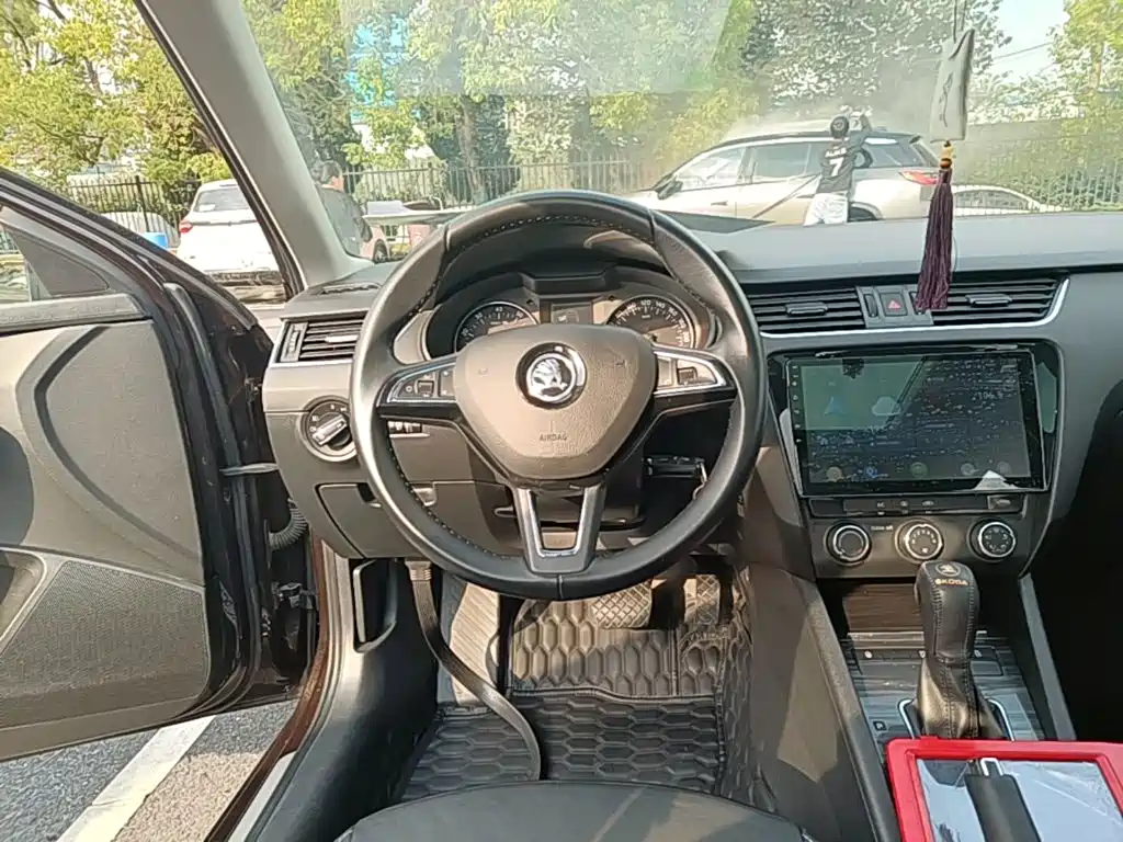 Skoda Octavia — миниатюра 11