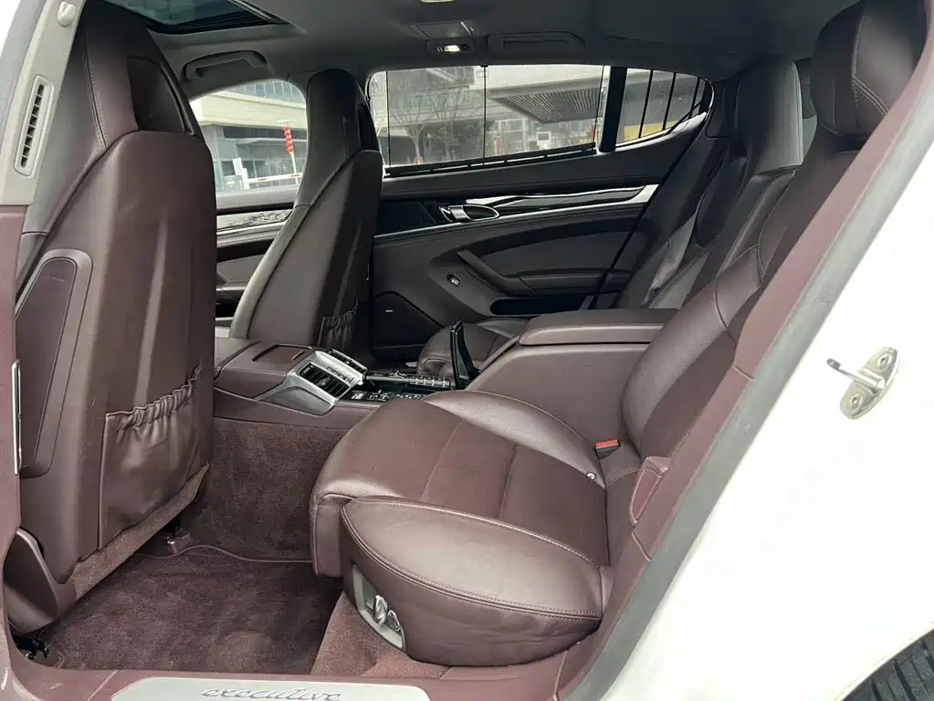 Porsche Panamera — миниатюра 7