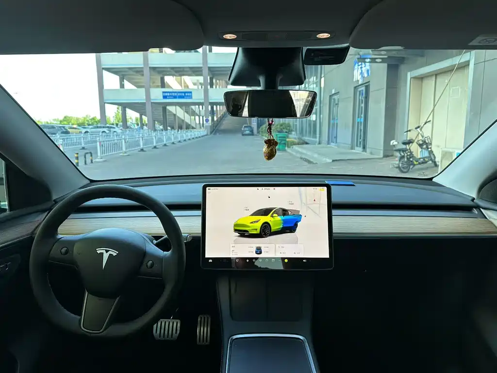 Tesla Model Y 2022 Performance