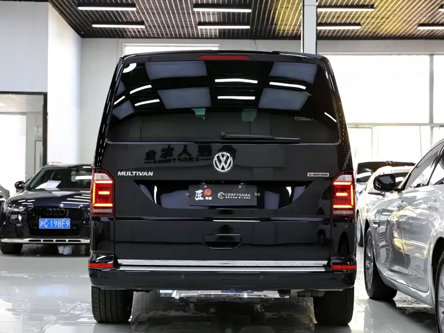Volkswagen Multivan — миниатюра 23