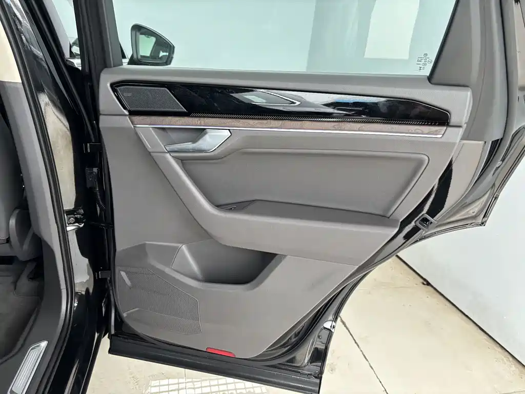 Volkswagen Touareg — миниатюра 23