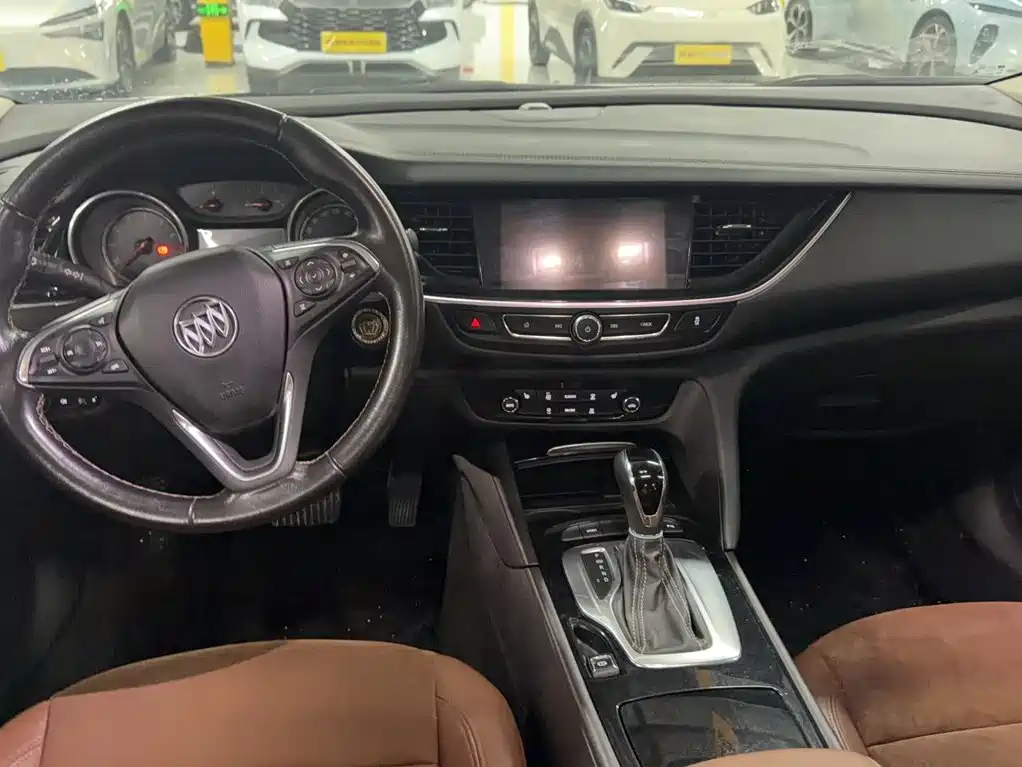 Buick Regal — миниатюра 10