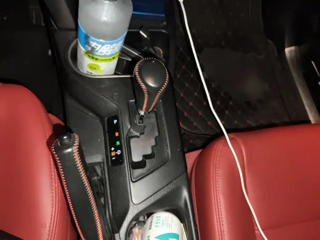 Toyota RAV4 — миниатюра 7