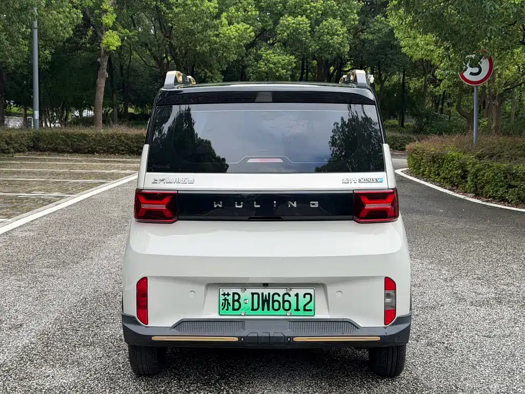 Wuling MINIEV — миниатюра 10