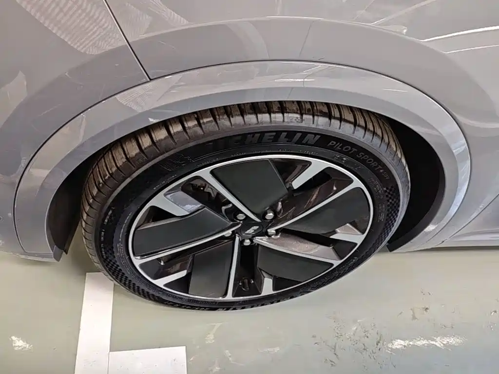 Li Auto Li L8 — миниатюра 23