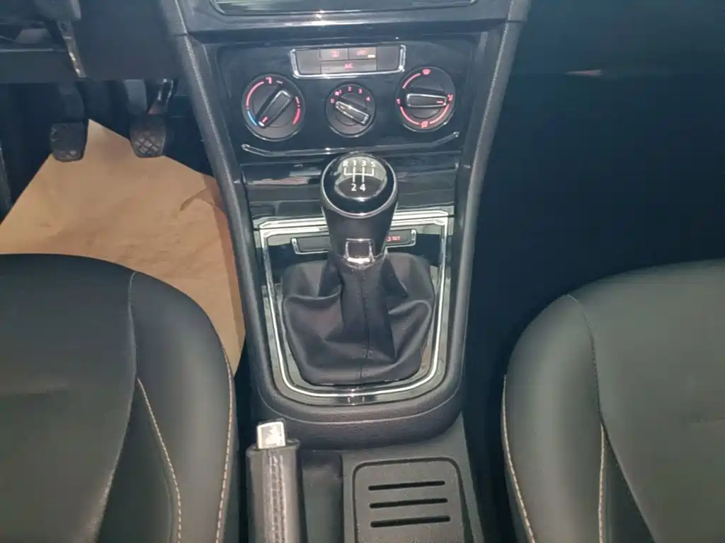 Volkswagen Bora — миниатюра 14