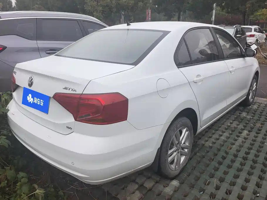 Volkswagen Jetta — миниатюра 3