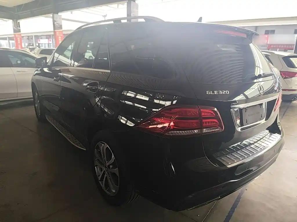 Mercedes-Benz GLE (Import) — миниатюра 5