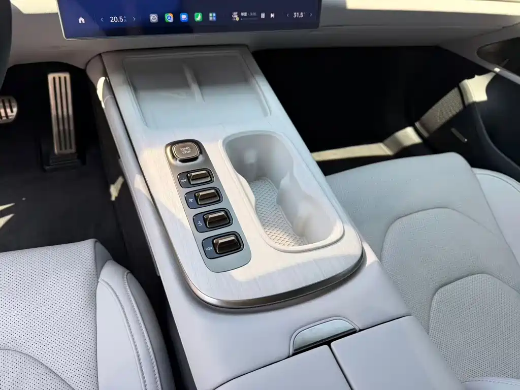 Xiaomi SU7 — миниатюра 23