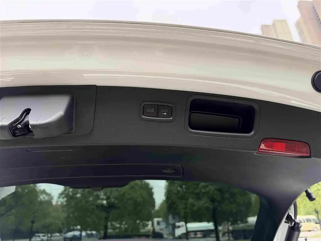 Porsche Macan — миниатюра 31
