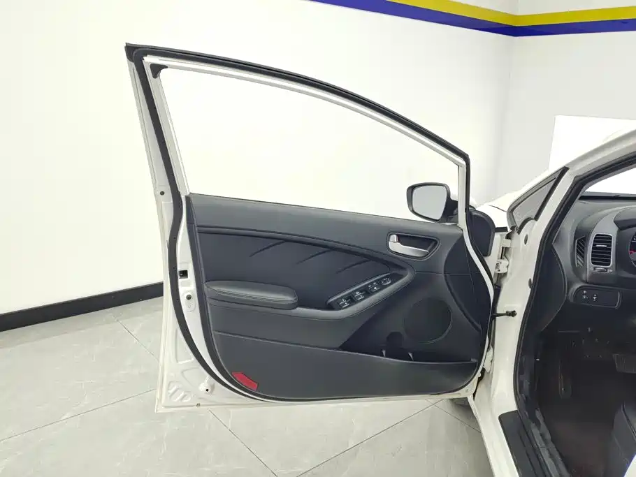 Kia K3 — миниатюра 7