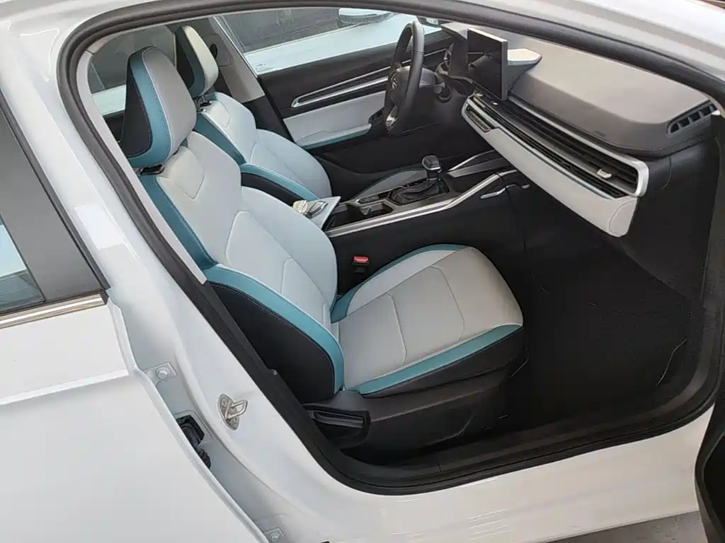 Geely Emgrand — миниатюра 25