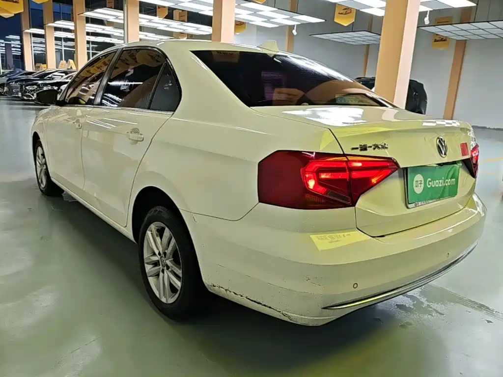 Volkswagen Jetta — миниатюра 5