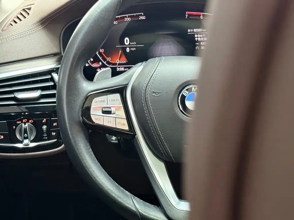 BMW 5 Series — миниатюра 12