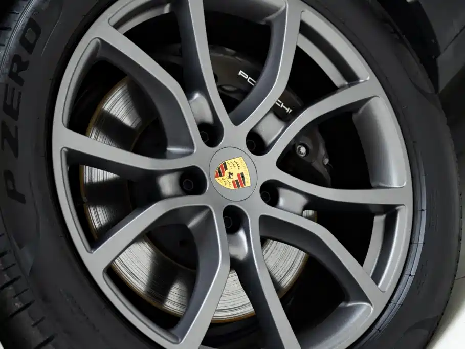 Porsche Cayenne — миниатюра 6