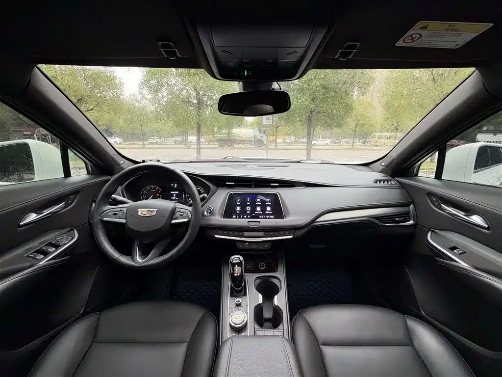 Cadillac XT4 — миниатюра 16