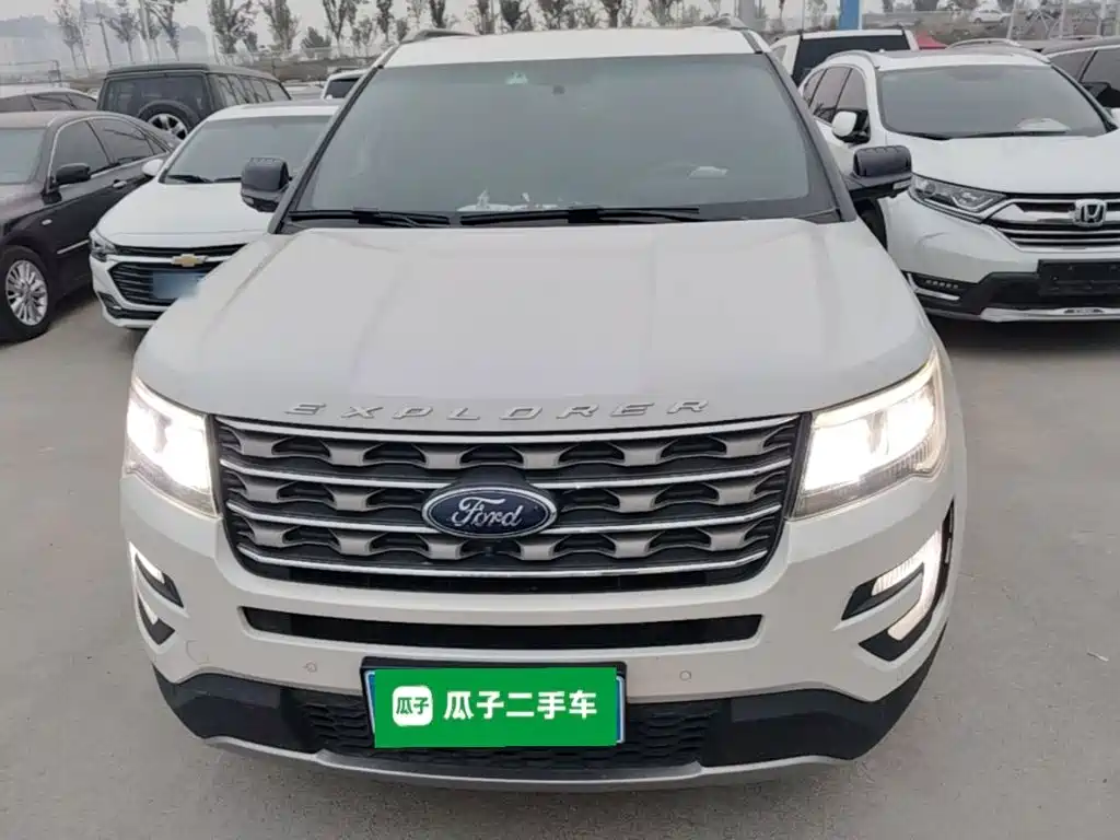 Ford Explorer (Import) — миниатюра 3