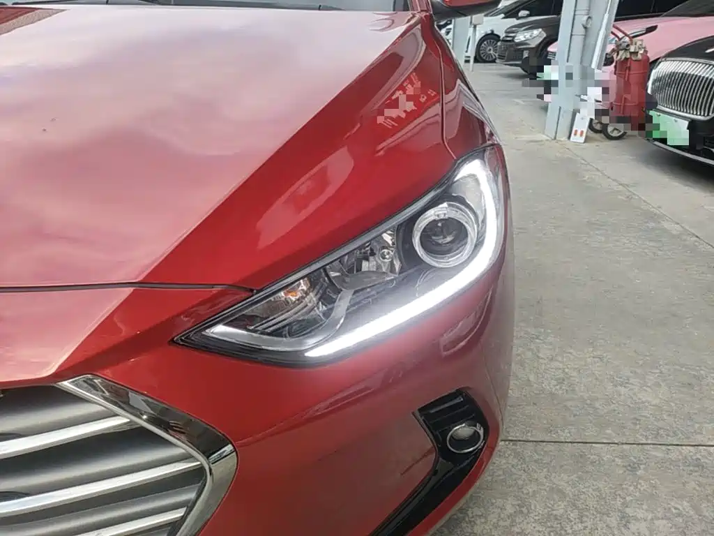 Hyundai Elantra — миниатюра 24