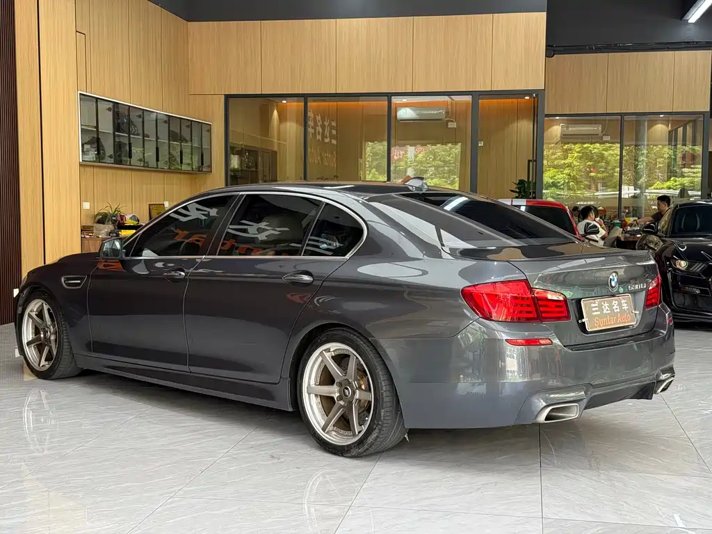 BMW 5 Series — миниатюра 4