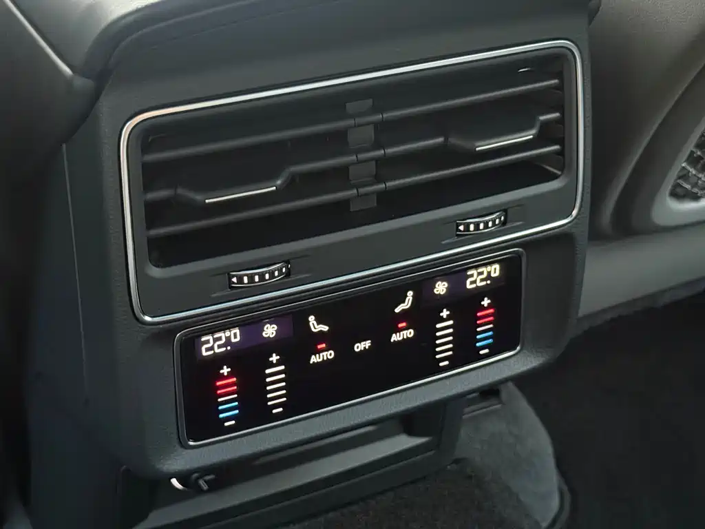 Audi Q8 — миниатюра 25