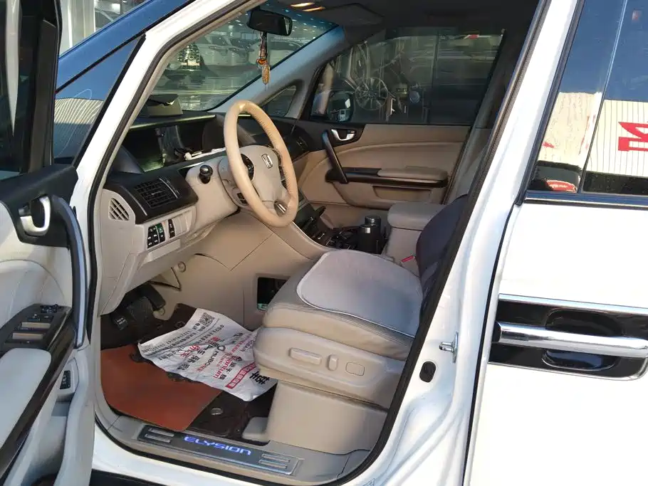 Honda Elysion — миниатюра 9