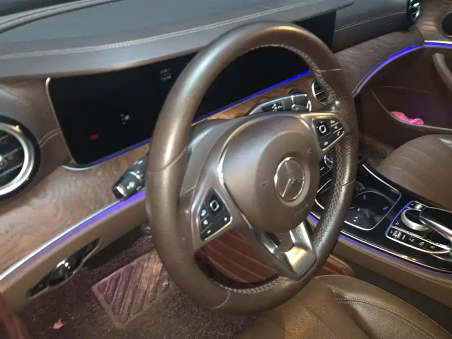 MERCEDES-BENZ E CLASS