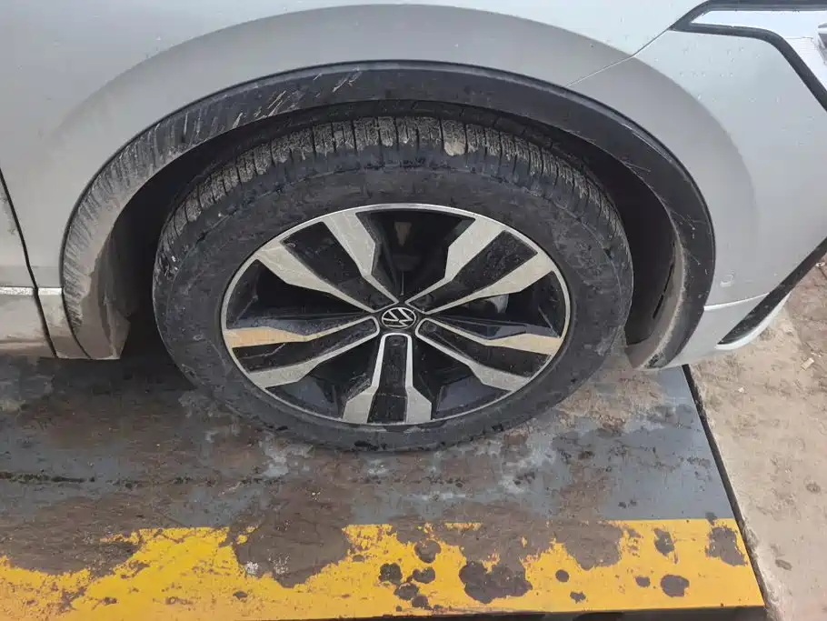 Volkswagen Tiguan L — миниатюра 6
