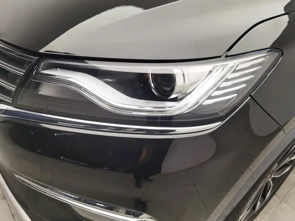 Roewe RX5 — миниатюра 7