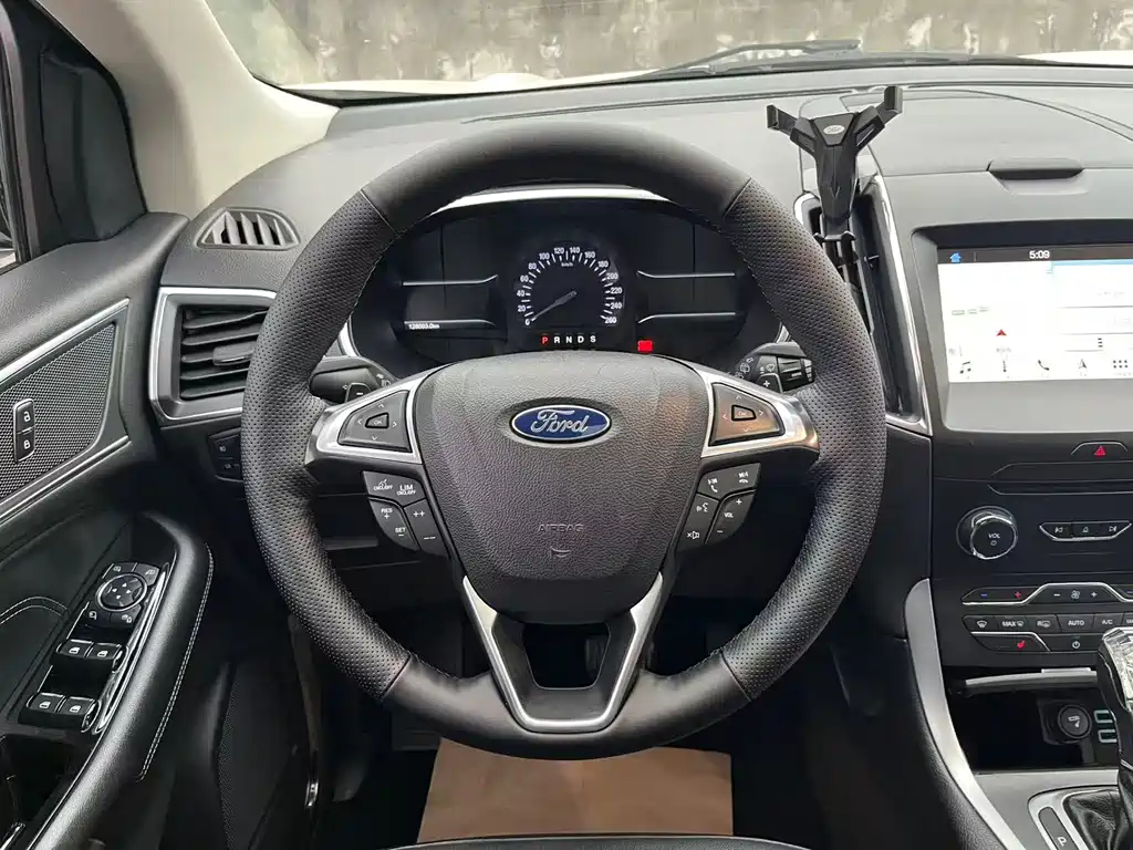 Ford Edge — миниатюра 10