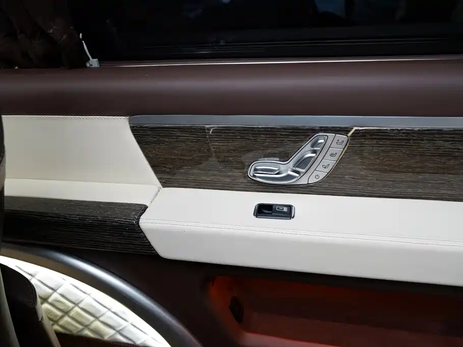 Volkswagen Caravelle — миниатюра 16