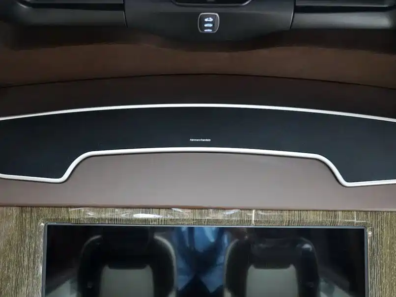 Volkswagen Caravelle — миниатюра 17
