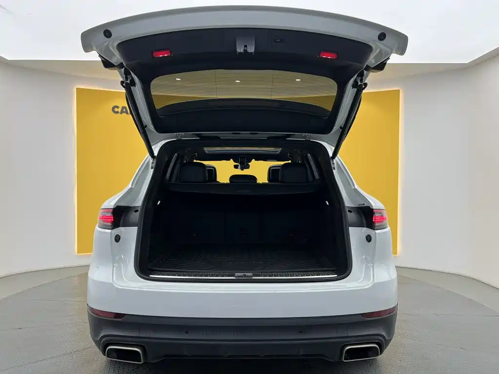 Porsche Cayenne — миниатюра 12